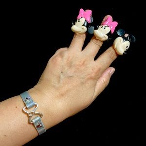 🖤Disney💕hologram bracelet and 3ea rings